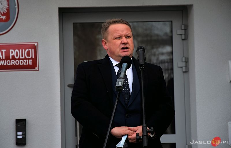 Uroczyście oddano zmodernizowany Komisariat Policji w Nowym Żmigrodzie