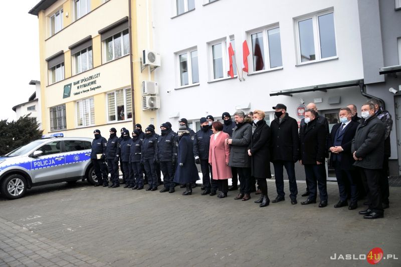 Uroczyście oddano zmodernizowany Komisariat Policji w Nowym Żmigrodzie
