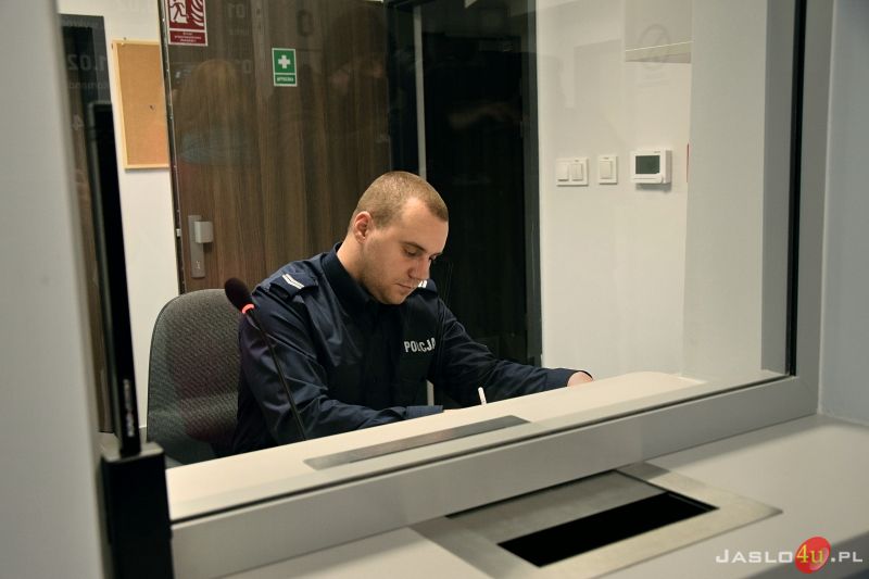 Uroczyście oddano zmodernizowany Komisariat Policji w Nowym Żmigrodzie