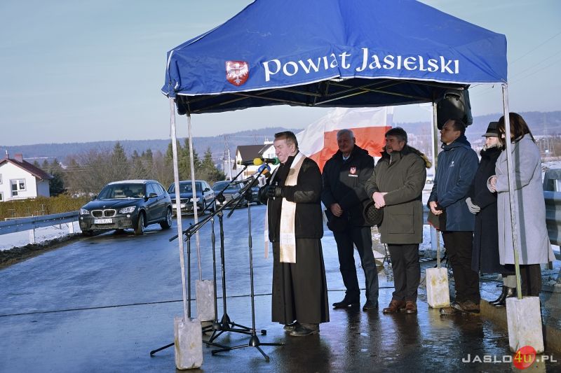 Uroczyste otwarcie nowego mostu łączącego osiedla Sobniów i Hankówka