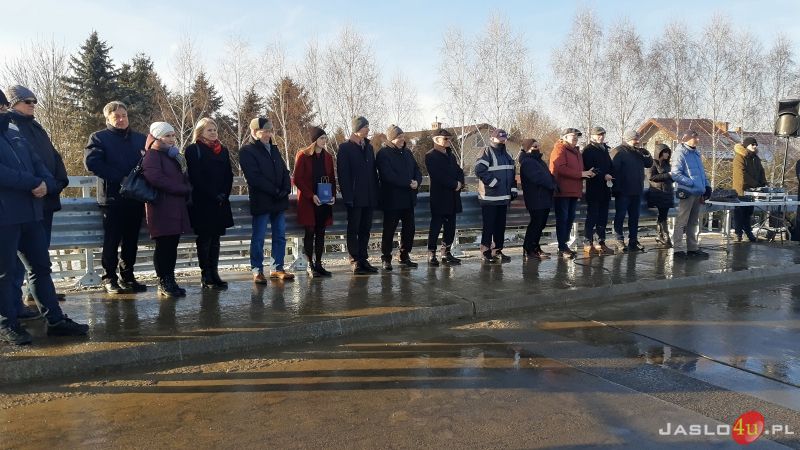Uroczyste otwarcie nowego mostu łączącego osiedla Sobniów i Hankówka