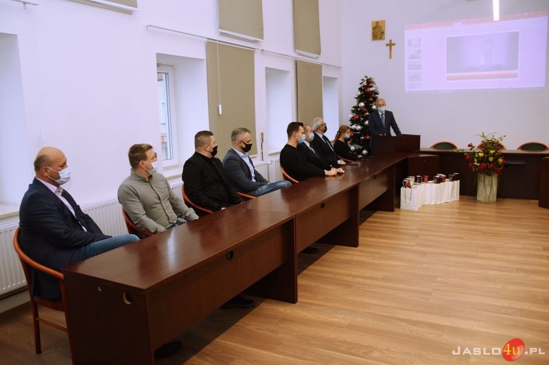 Wręczenie pamiątkowych medali w 101. rocznicę bitwy pod Firlejówką