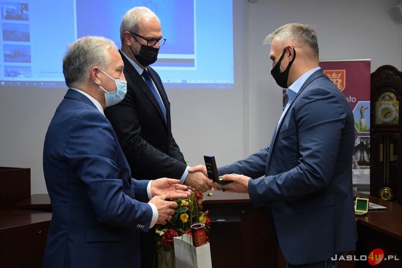 Wręczenie pamiątkowych medali w 101. rocznicę bitwy pod Firlejówką