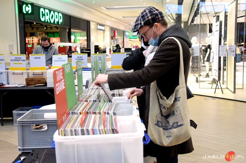 Giełda płyt winylowych, płyt CD i kaset magnetofonowych w VIVO! Krosno