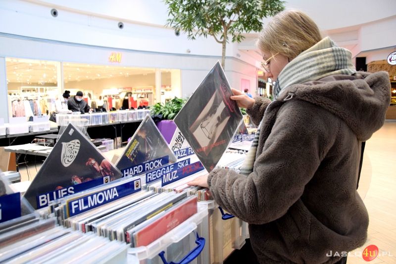 Giełda płyt winylowych, płyt CD i kaset magnetofonowych w VIVO! Krosno