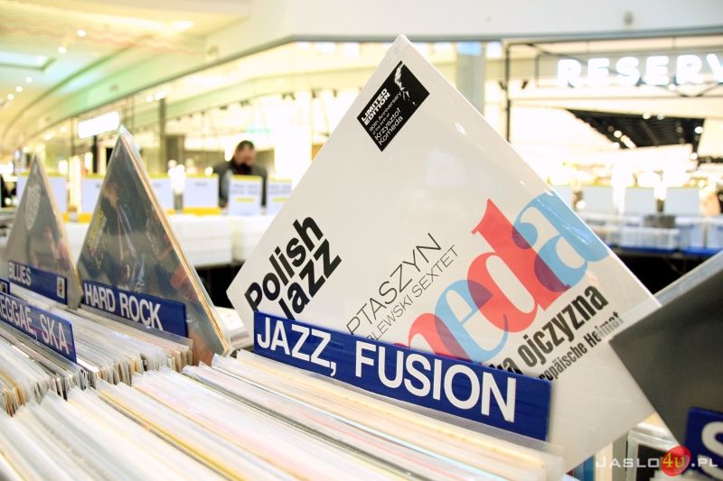 Giełda płyt winylowych, płyt CD i kaset magnetofonowych w VIVO! Krosno