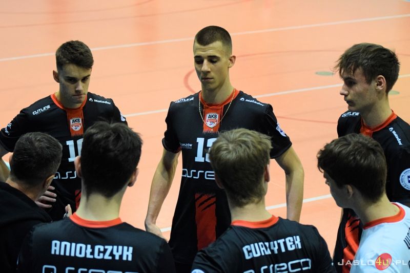 MKS "GAMRAT-MOSiR" Jasło - AKS V LO Rzeszów (3:0)