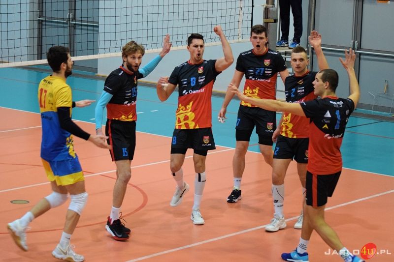 MKS "GAMRAT-MOSiR" Jasło - AKS V LO Rzeszów (3:0)