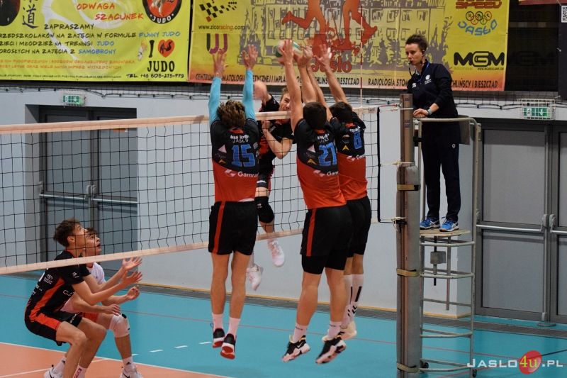 MKS "GAMRAT-MOSiR" Jasło - AKS V LO Rzeszów (3:0)