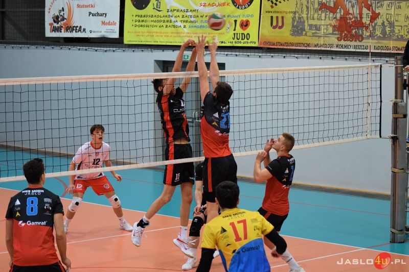 MKS "GAMRAT-MOSiR" Jasło - AKS V LO Rzeszów (3:0)