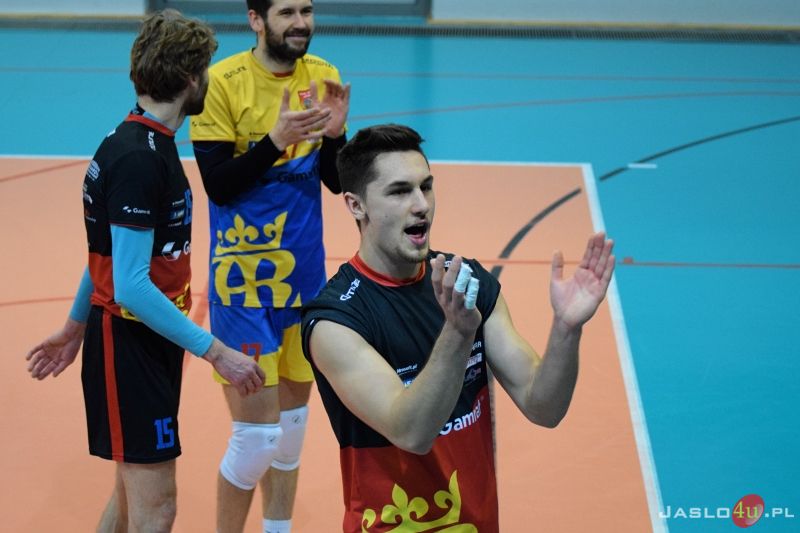 MKS "GAMRAT-MOSiR" Jasło - AKS V LO Rzeszów (3:0)