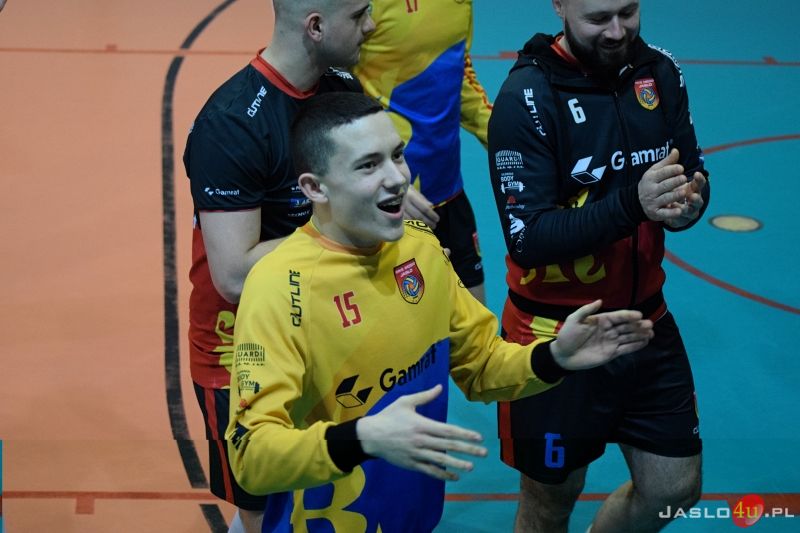 MKS "GAMRAT-MOSiR" Jasło - AKS V LO Rzeszów (3:0)