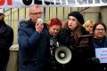 Konferencja działaczy i sympatyków Konfederacji przed Szpitalem Specjalistycznym w Jaśle