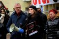 Konferencja działaczy i sympatyków Konfederacji przed Szpitalem Specjalistycznym w Jaśle