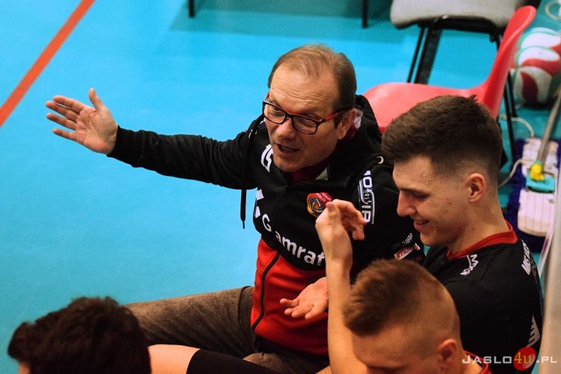 Mecz II ligi piłki siatkowej mężczyzn MKS "Gamrat-MOSiR" Jasło - MKS Andrychów (2:3)