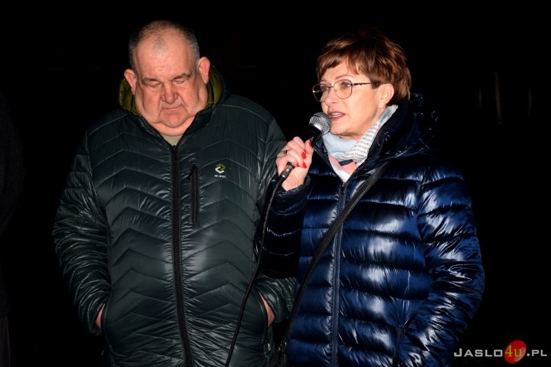 Pikieta przeciwko planom reorganizacji I LO w Jaśle