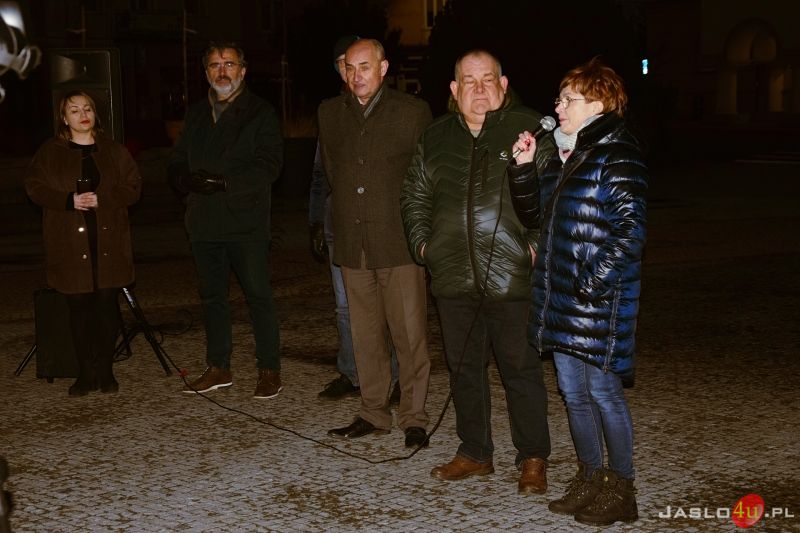 Pikieta przeciwko planom reorganizacji I LO w Jaśle