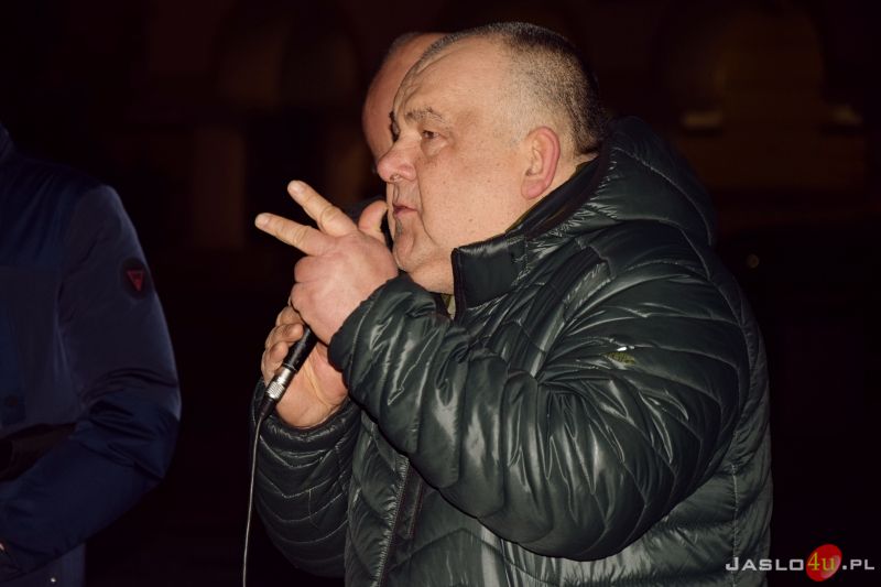 Pikieta przeciwko planom reorganizacji I LO w Jaśle