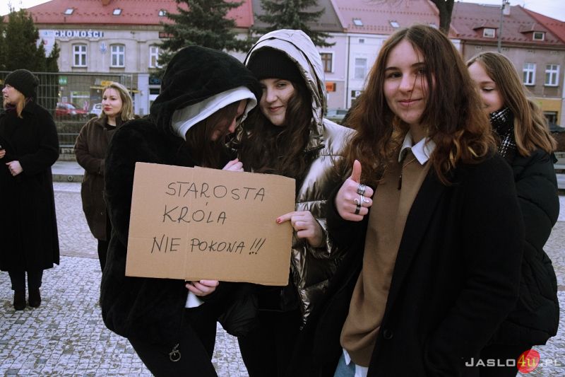 Pikieta przeciwko planom reorganizacji I LO w Jaśle