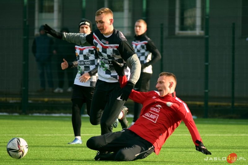 Sparing JKS Czarni 1910 Jasło - Partyzant Targowiska (5:0)