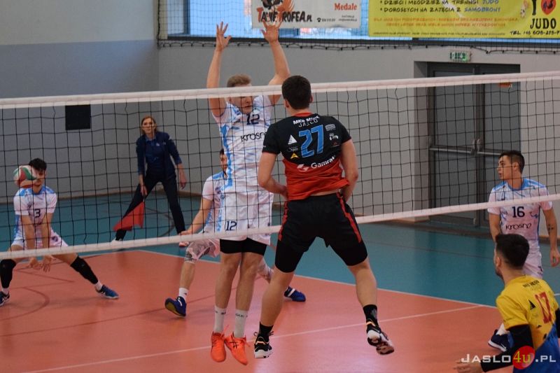 Mecz II ligi piłki siatkowej mężczyzn MKS "Gamrat-MOSiR" Jasło - KS Karpaty Krosno (3:2)