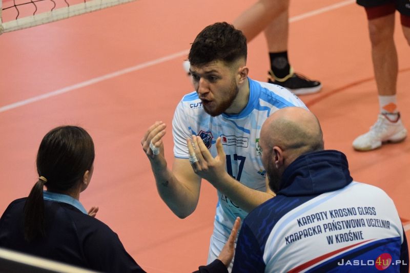 Mecz II ligi piłki siatkowej mężczyzn MKS "Gamrat-MOSiR" Jasło - KS Karpaty Krosno (3:2)