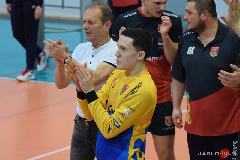 Mecz II ligi piłki siatkowej mężczyzn MKS "Gamrat-MOSiR" Jasło - KS Karpaty Krosno (3:2)
