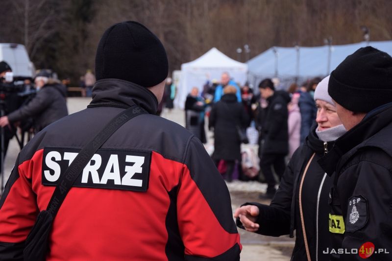Przejazd pociągu humanitarnego z przejścia granicznego w Krościenku