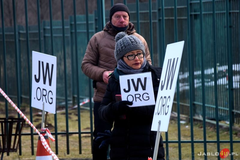 Przejazd pociągu humanitarnego z przejścia granicznego w Krościenku