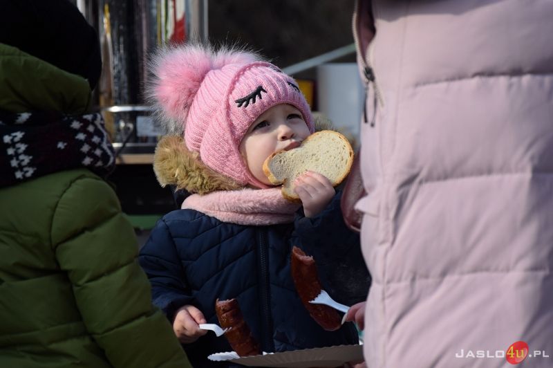 Przejazd pociągu humanitarnego z przejścia granicznego w Krościenku