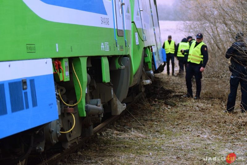Przejazd pociągu humanitarnego z przejścia granicznego w Krościenku