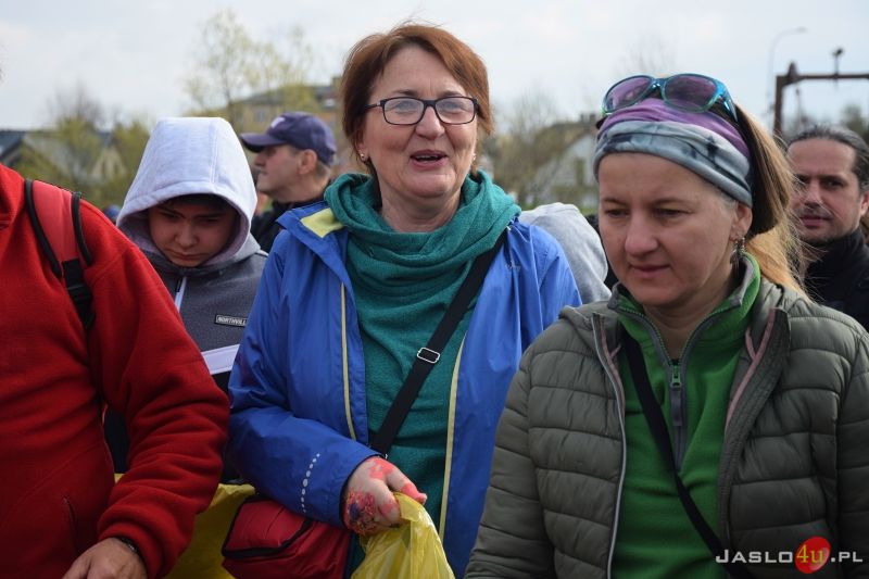 Dzień Ziemi w Jaśle - sprzątanie wałów