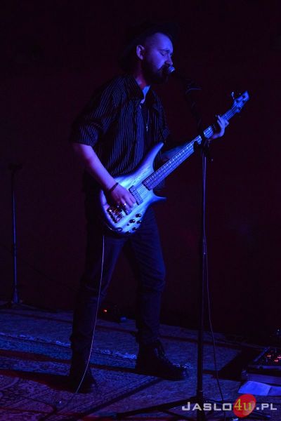 Koncert zespołów Cinemon i Seila w jasielskiej Impresji