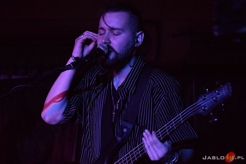 Koncert zespołów Cinemon i Seila w jasielskiej Impresji