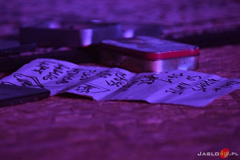 Koncert zespołów Cinemon i Seila w jasielskiej Impresji