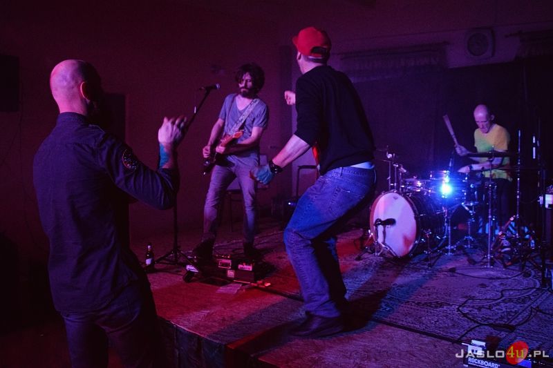Koncert zespołów Cinemon i Seila w jasielskiej Impresji