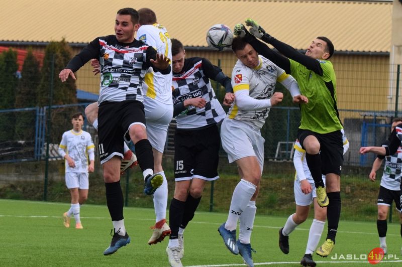 Mecz JKS Czarni 1910 Jasło - ULKS Grabowianka Grabówka 4:1