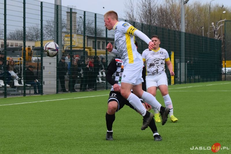 Mecz JKS Czarni 1910 Jasło - ULKS Grabowianka Grabówka 4:1