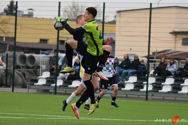 Mecz JKS Czarni 1910 Jasło - ULKS Grabowianka Grabówka 4:1