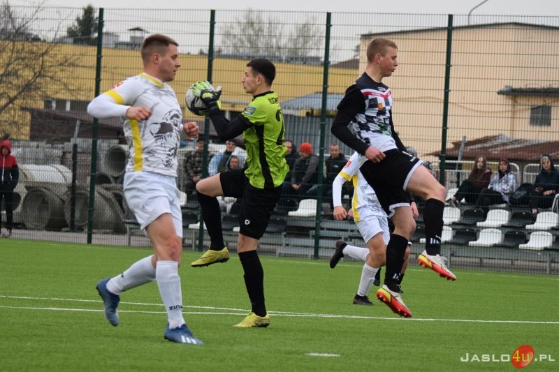 Mecz JKS Czarni 1910 Jasło - ULKS Grabowianka Grabówka 4:1