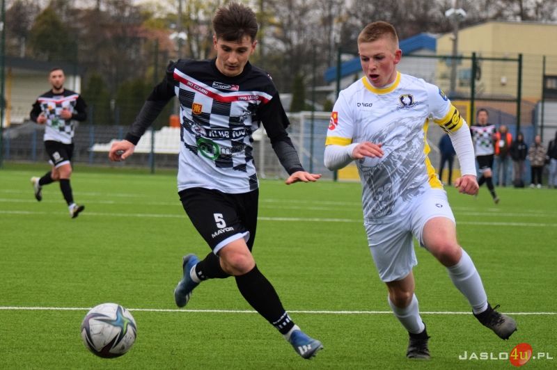 Mecz JKS Czarni 1910 Jasło - ULKS Grabowianka Grabówka 4:1