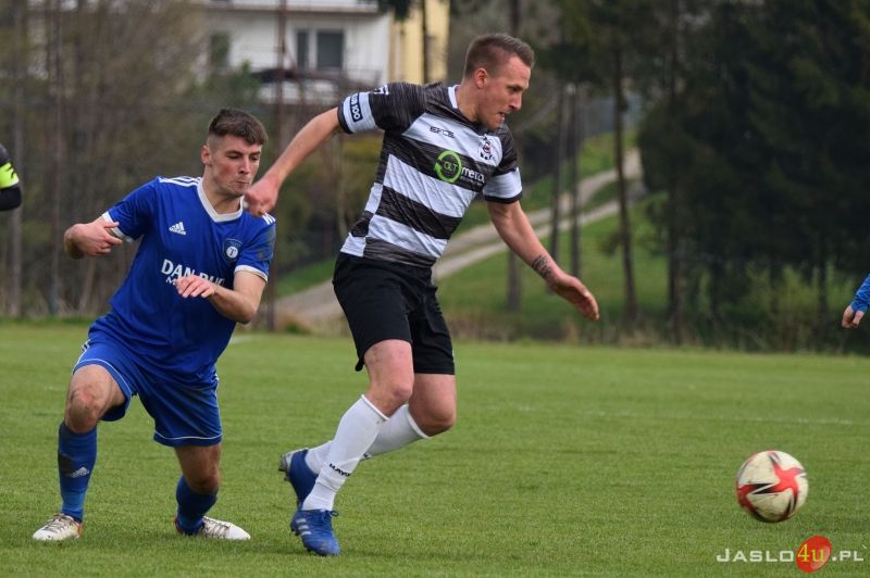 Mecz LKS Tempo Nienaszów - JKS Czarni 1910 Jasło 1:3