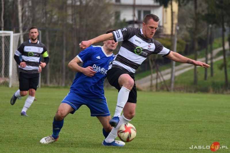 Mecz LKS Tempo Nienaszów - JKS Czarni 1910 Jasło 1:3