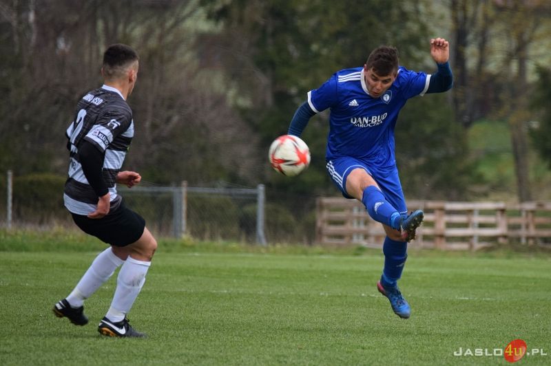 Mecz LKS Tempo Nienaszów - JKS Czarni 1910 Jasło 1:3