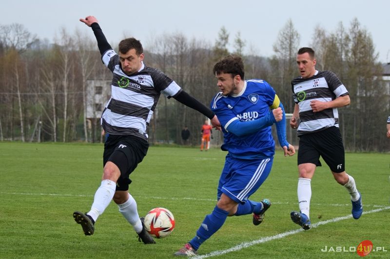 Mecz LKS Tempo Nienaszów - JKS Czarni 1910 Jasło 1:3