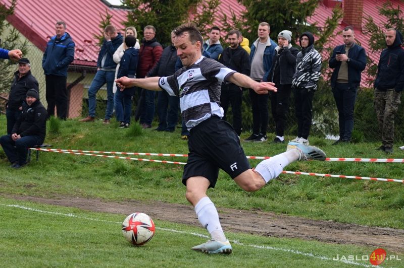 Mecz LKS Tempo Nienaszów - JKS Czarni 1910 Jasło 1:3