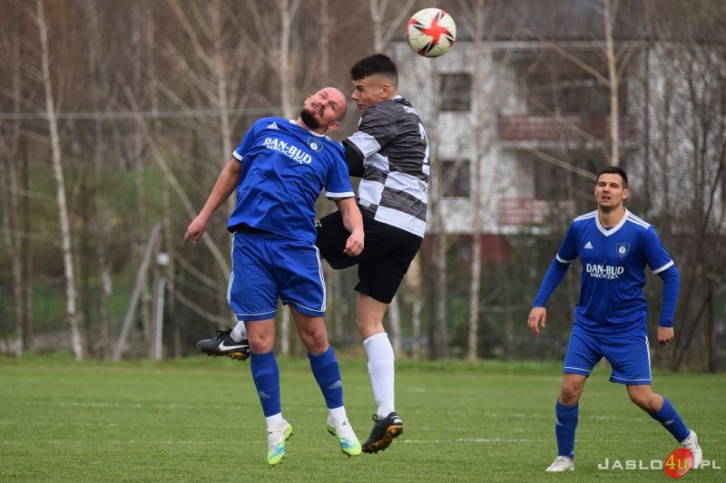 Mecz LKS Tempo Nienaszów - JKS Czarni 1910 Jasło 1:3