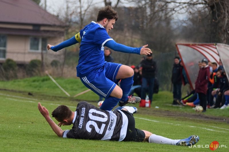 Mecz LKS Tempo Nienaszów - JKS Czarni 1910 Jasło 1:3