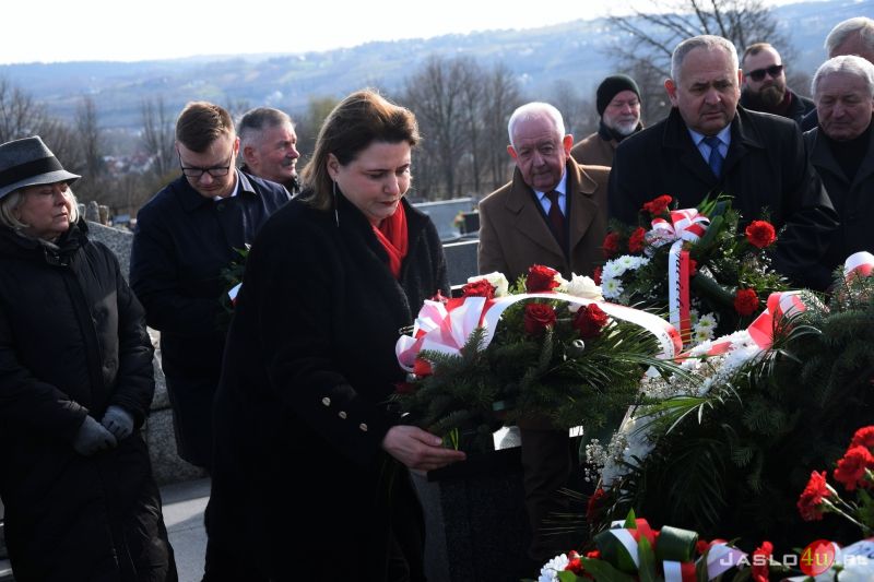 Modlitwa przy grobie śp. senatora Stanisława Zająca