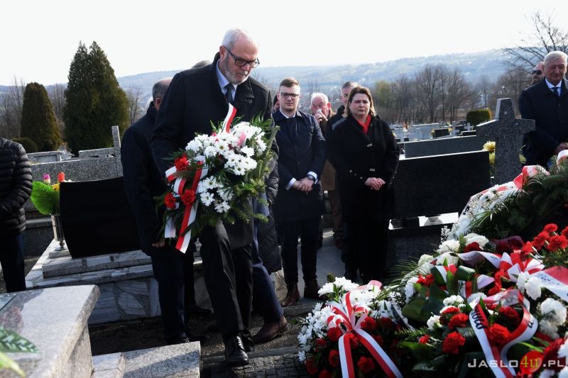 Modlitwa przy grobie śp. senatora Stanisława Zająca